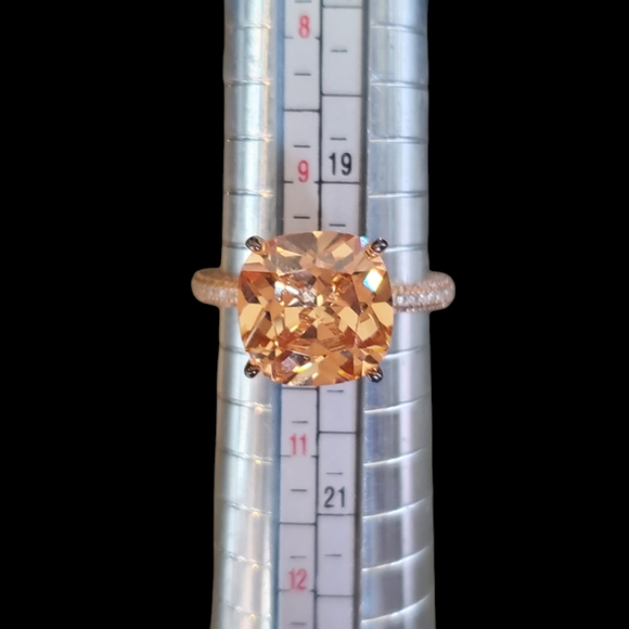 Soild Sterling silver rose gold plated engagement ring and wedding band set - Picture 5 of 16